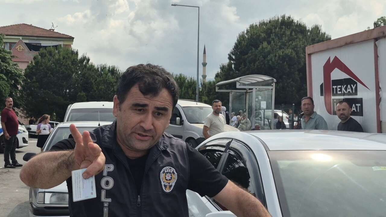 Kardeşinin kimliğiyle LGS’ye geldi! Amcası 4 dakika kala yetiştirdi 10